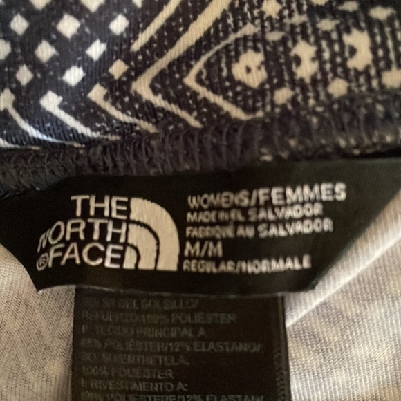 Northface Sz M athletic workout capris with interior drawstring - Picture 4 of 4